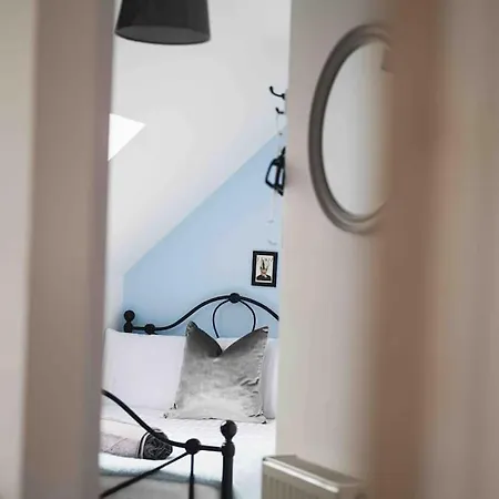 Beautiful 4 Bedroom House By The River Southampton Exterior photo