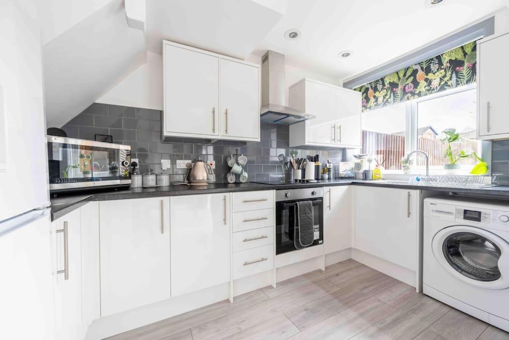 Holiday home Beautiful 4 Bedroom House By The River *